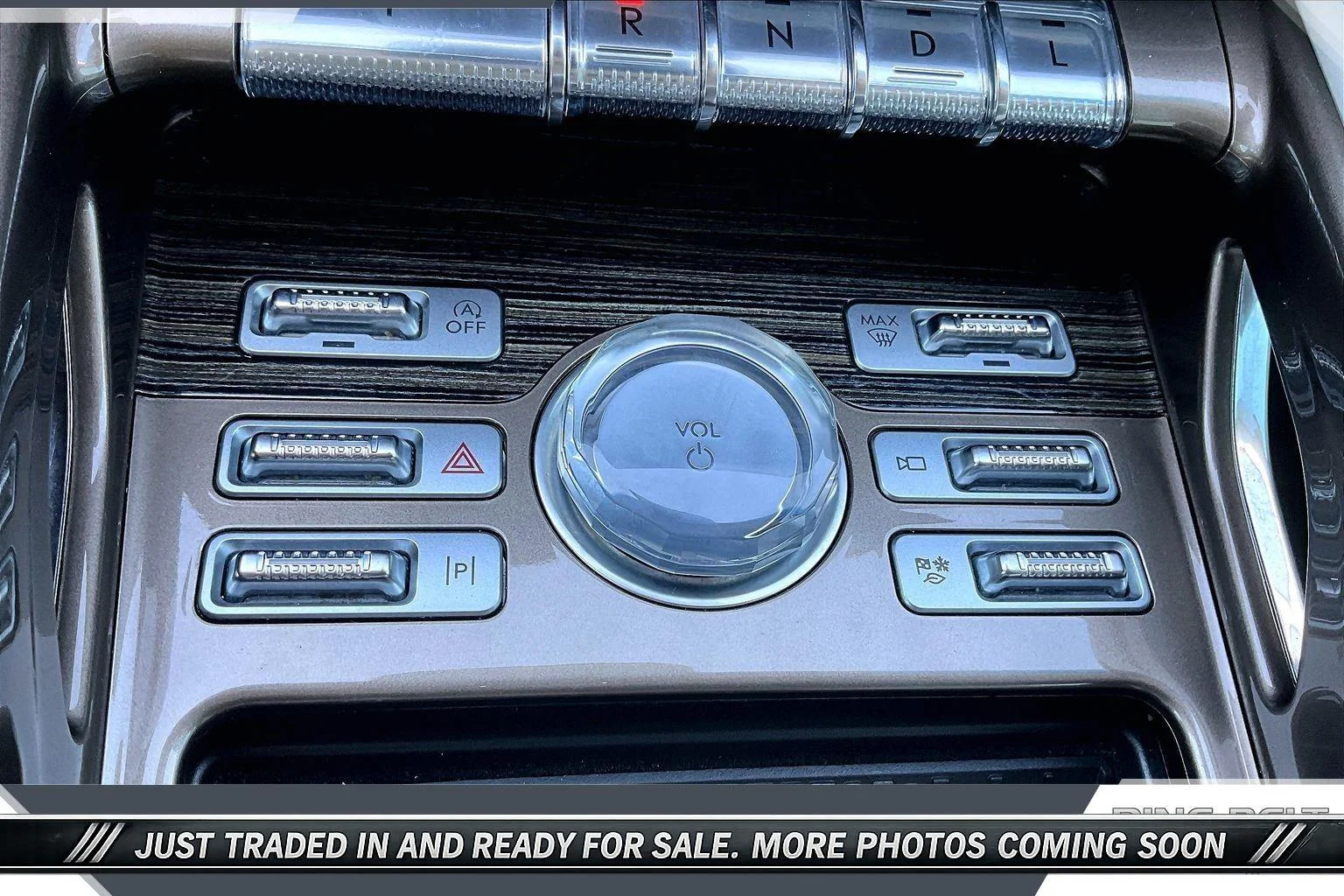 Used 2024 White Platinum Metallic Tri-Coat Lincoln Black Label image 23