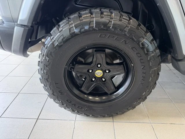Used 2018 Silver Jeep Unlimited Sahara image 30