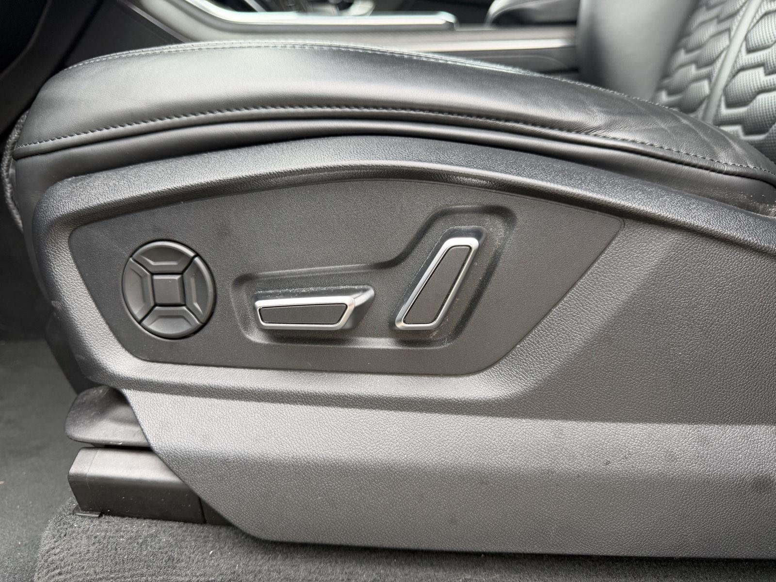 Used 2023 Glacier White Metallic Audi 4.0 quattro image 7