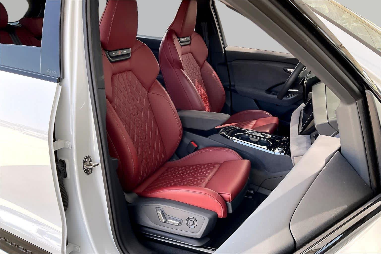 Pre-Owned 2025 Audi SQ6 E-tron Prestige
