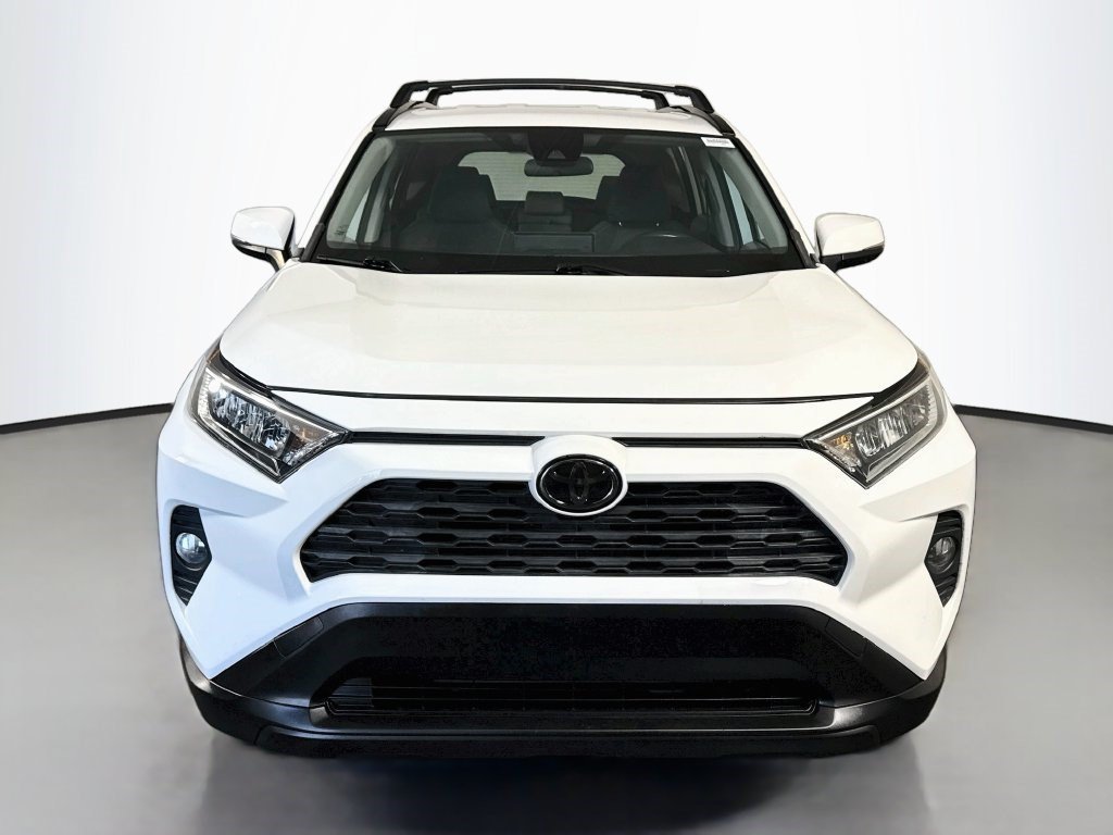 Used 2020 Super White Toyota XLE image 2