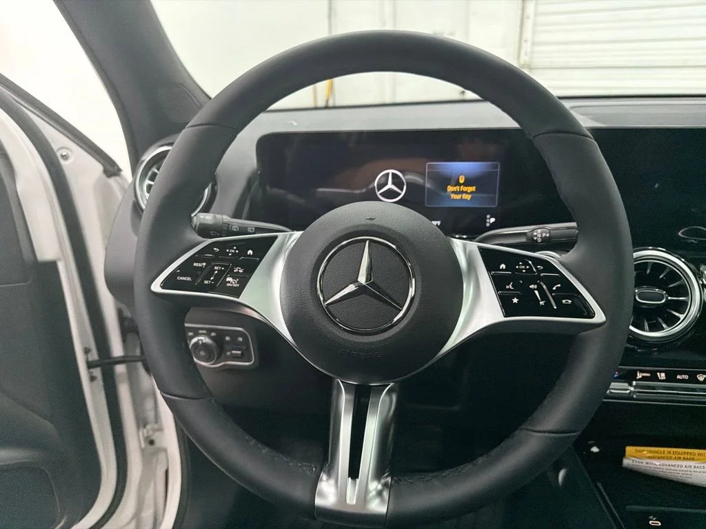 New 2026 White Mercedes-Benz GLB 250 image 15
