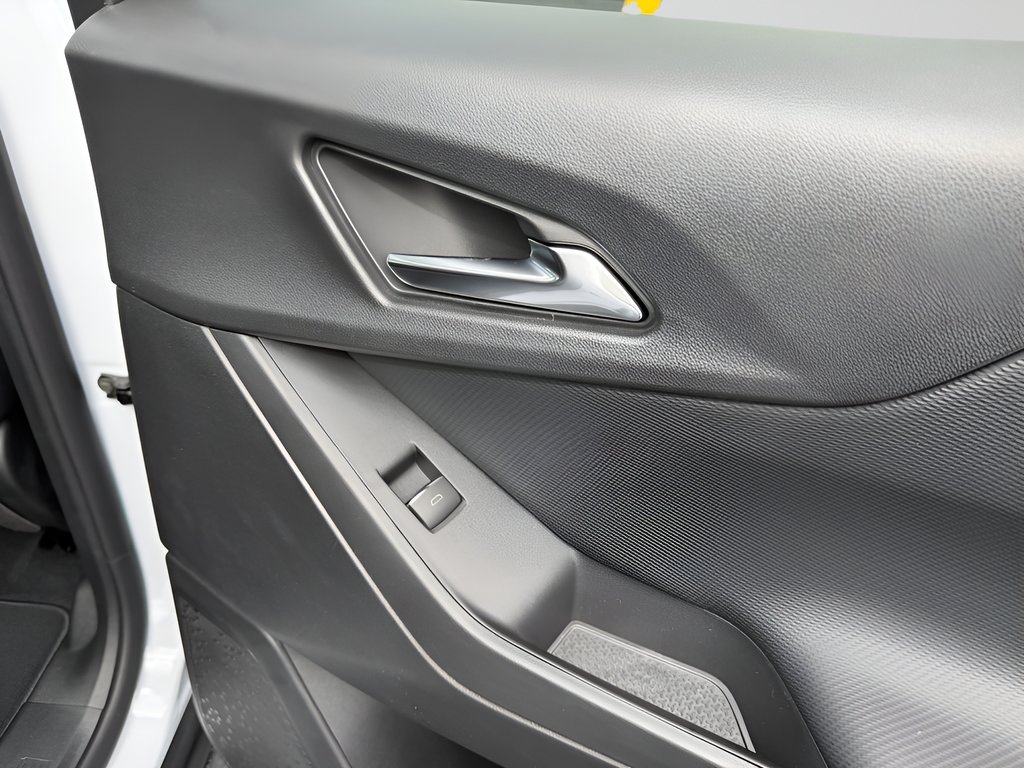 2027 Chevrolet Equinox RS - Photo 32