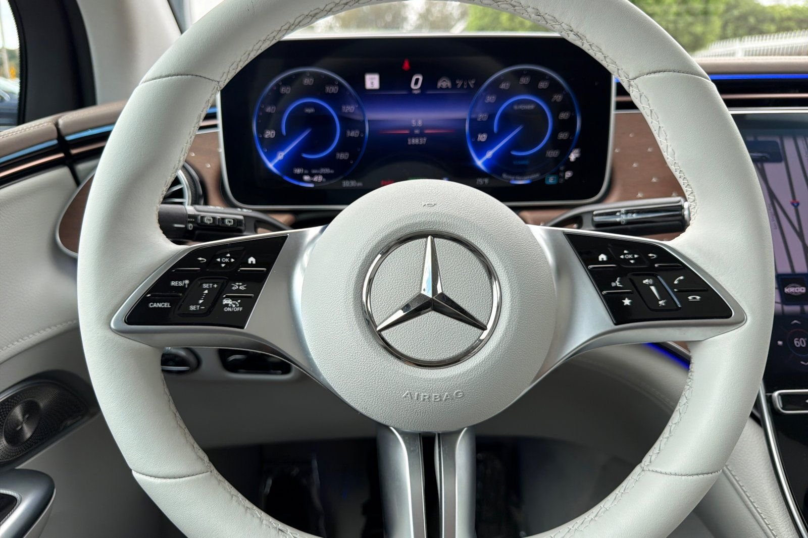 Used 2023 Blue Mercedes-Benz 350+ SUV image 22
