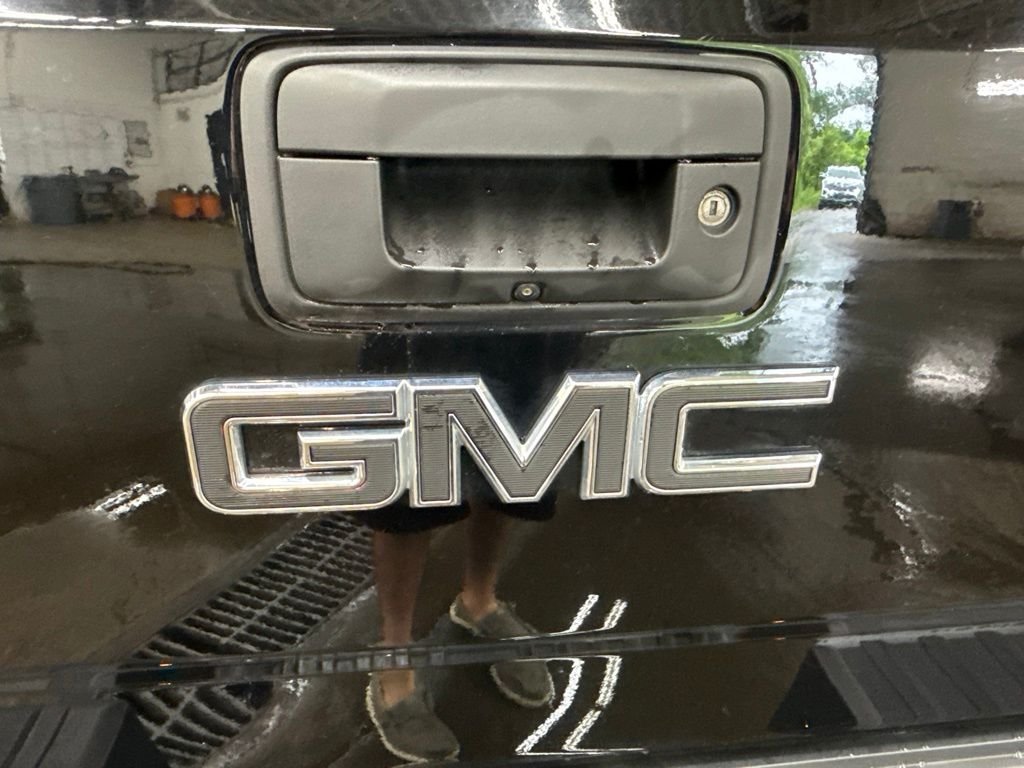 Used 2018 Black GMC SLT image 15