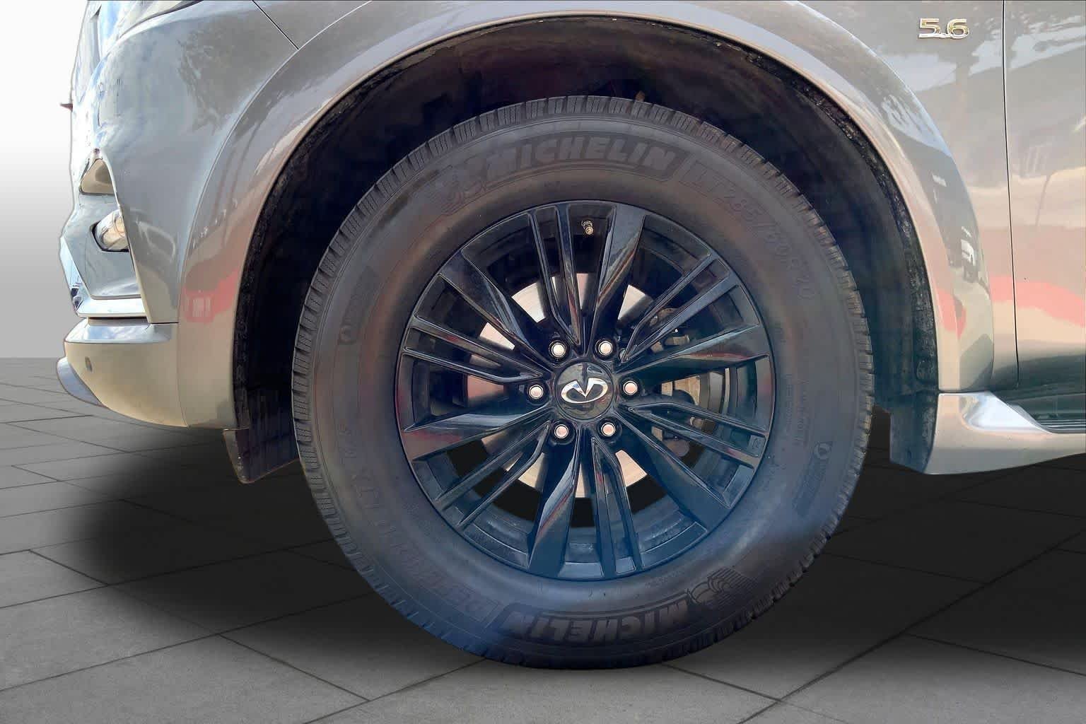 Used 2019 Graphite Shadow INFINITI LUXE image 10