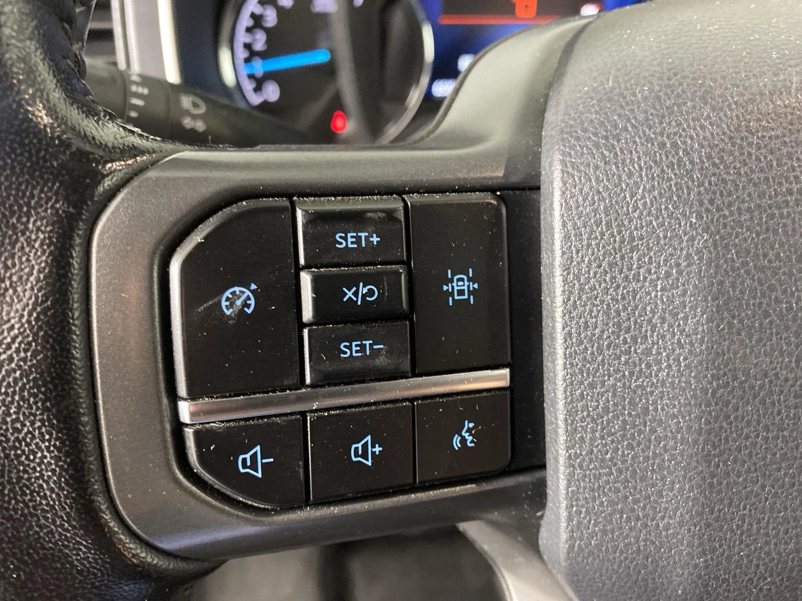 Used 2022 Oxford White Ford XLT image 18