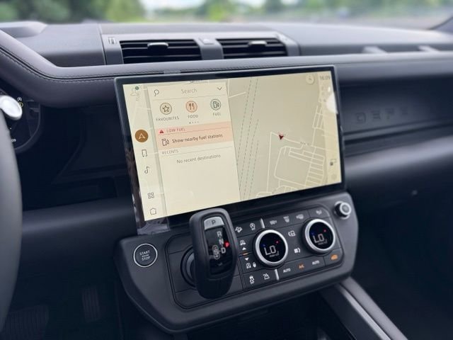 New 2026 Carpathian Grey Land Rover X-Dynamic SE image 16