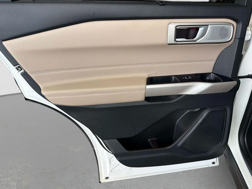 Used 2023 White Ford Limited image 13