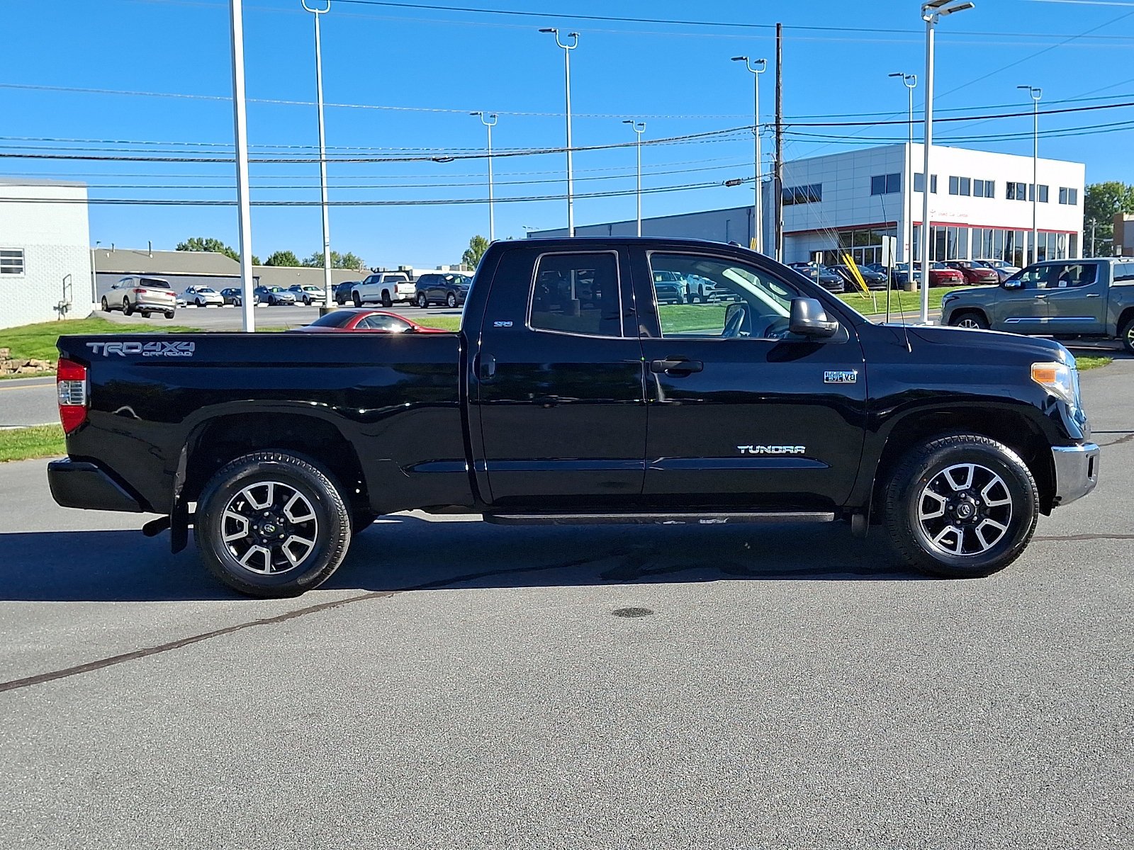 Used 2017 Black Toyota SR5 image 8