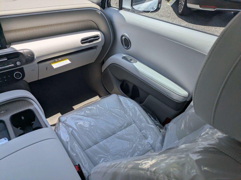 New 2026 White Hyundai SEL FWD image 18