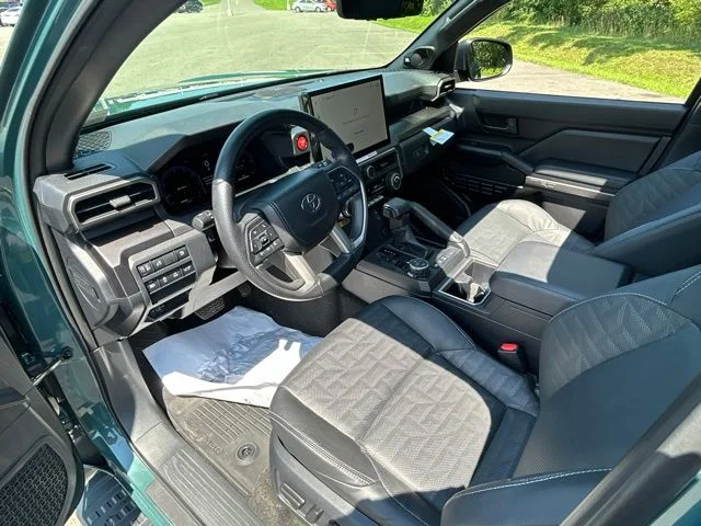 Certified Used 2025  Toyota TRD Off-Road Premium image 26