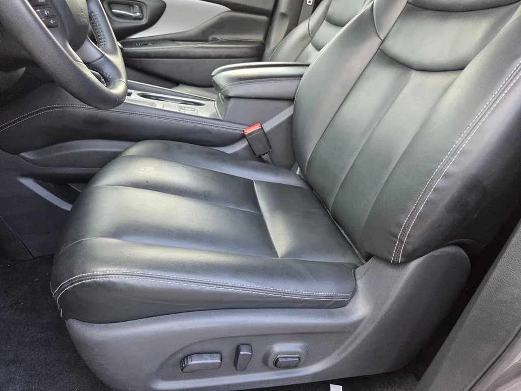 Used 2023 Gray Nissan SV image 10