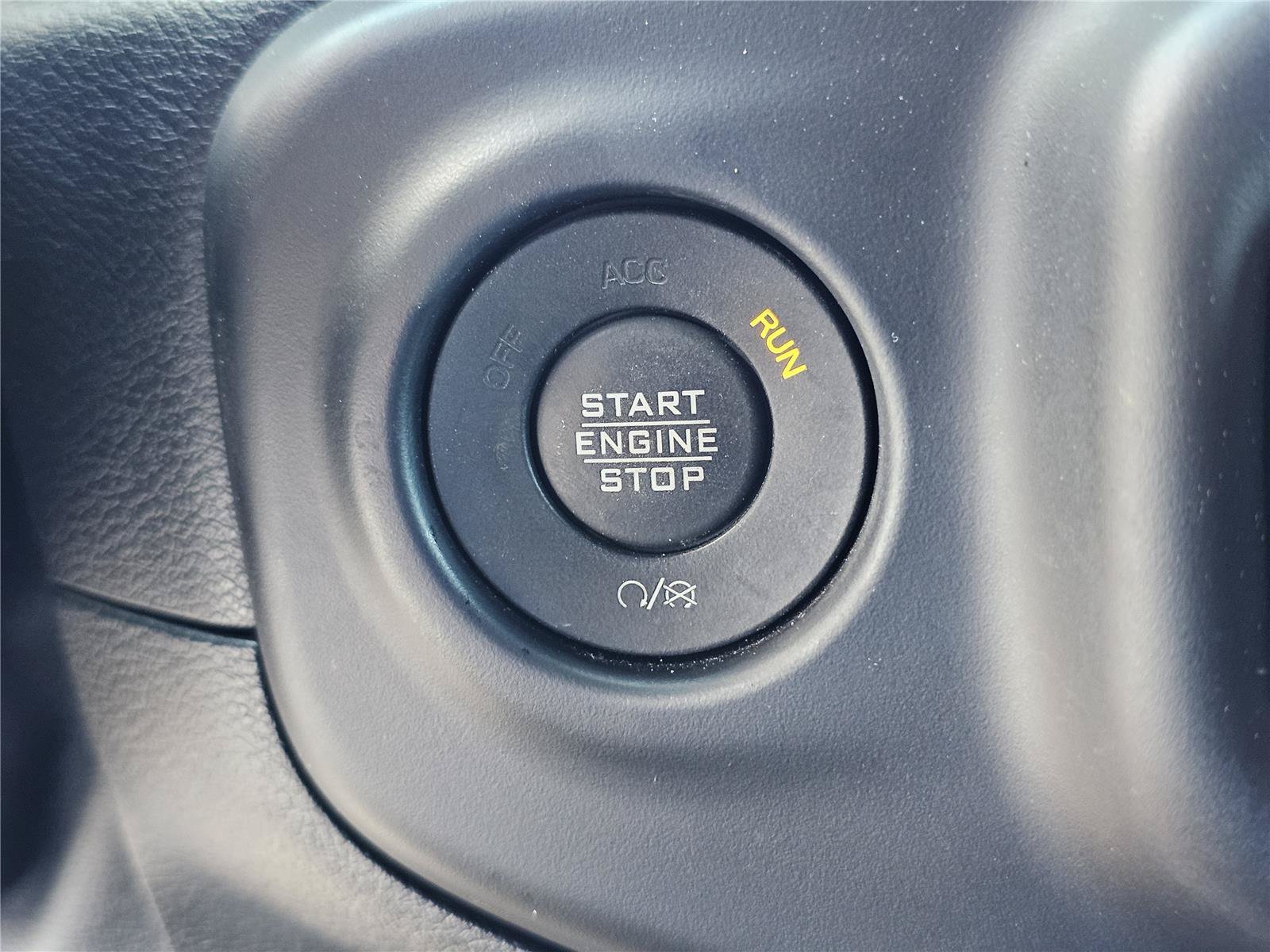 Certified Used 2020 Black Clearcoat Jeep Recon image 24