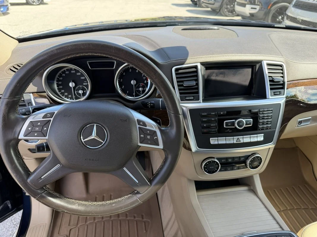 Used 2014  Mercedes-Benz 4MATIC® image 6
