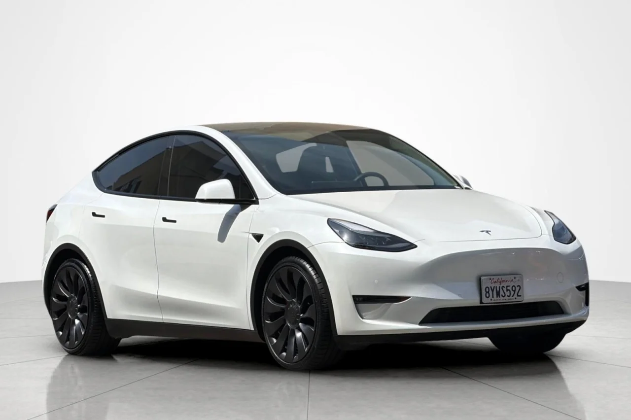 Used 2021 ARCTIC WHITE Tesla Performance image 7