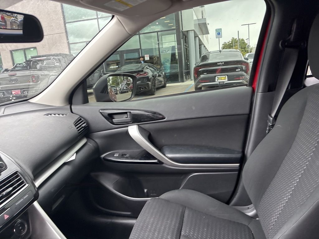 Used 2023 Red Mitsubishi SE image 23