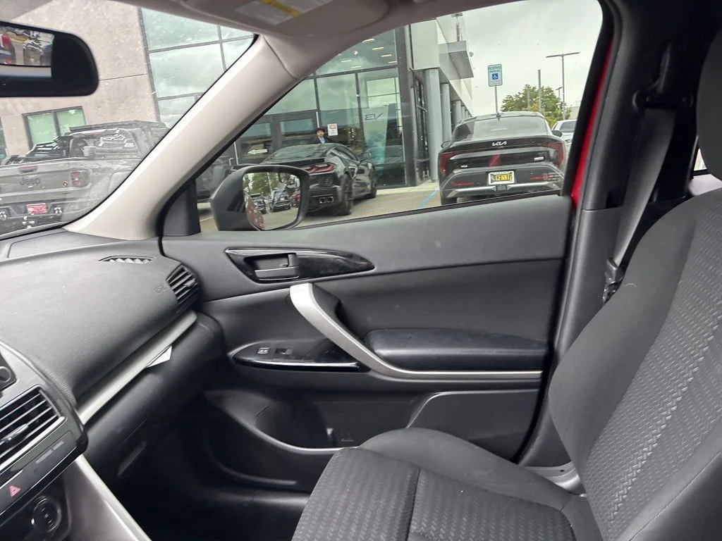 Used 2023 Red Mitsubishi SE image 23