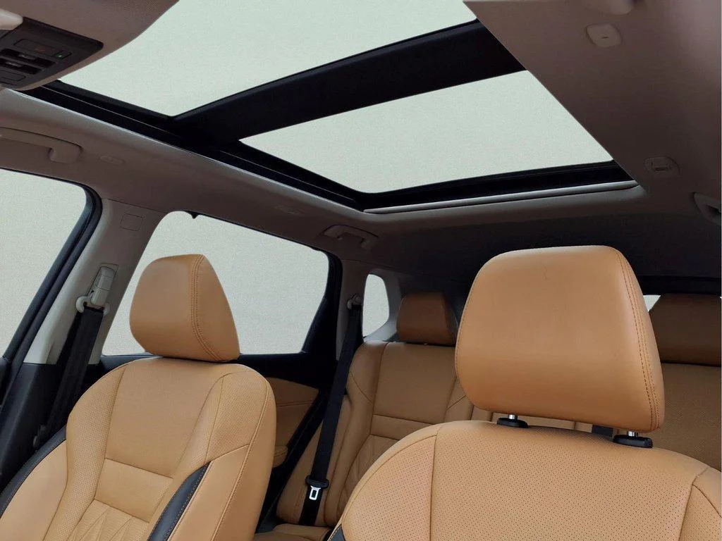 Used 2022 Champagne Silver Metallic Nissan Platinum FWD image 15