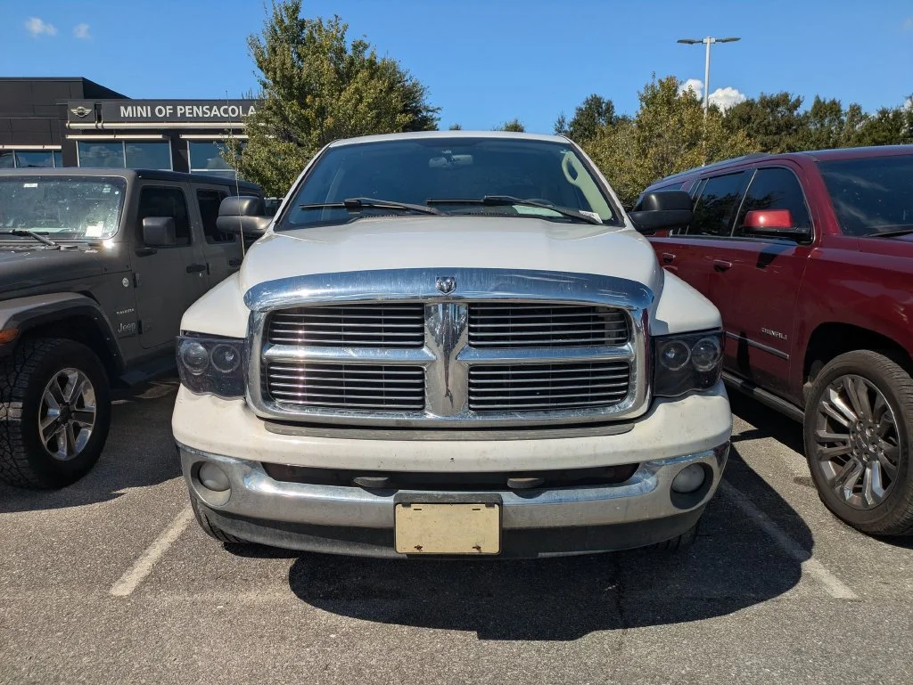 Used 2004 White Dodge SLT image 3