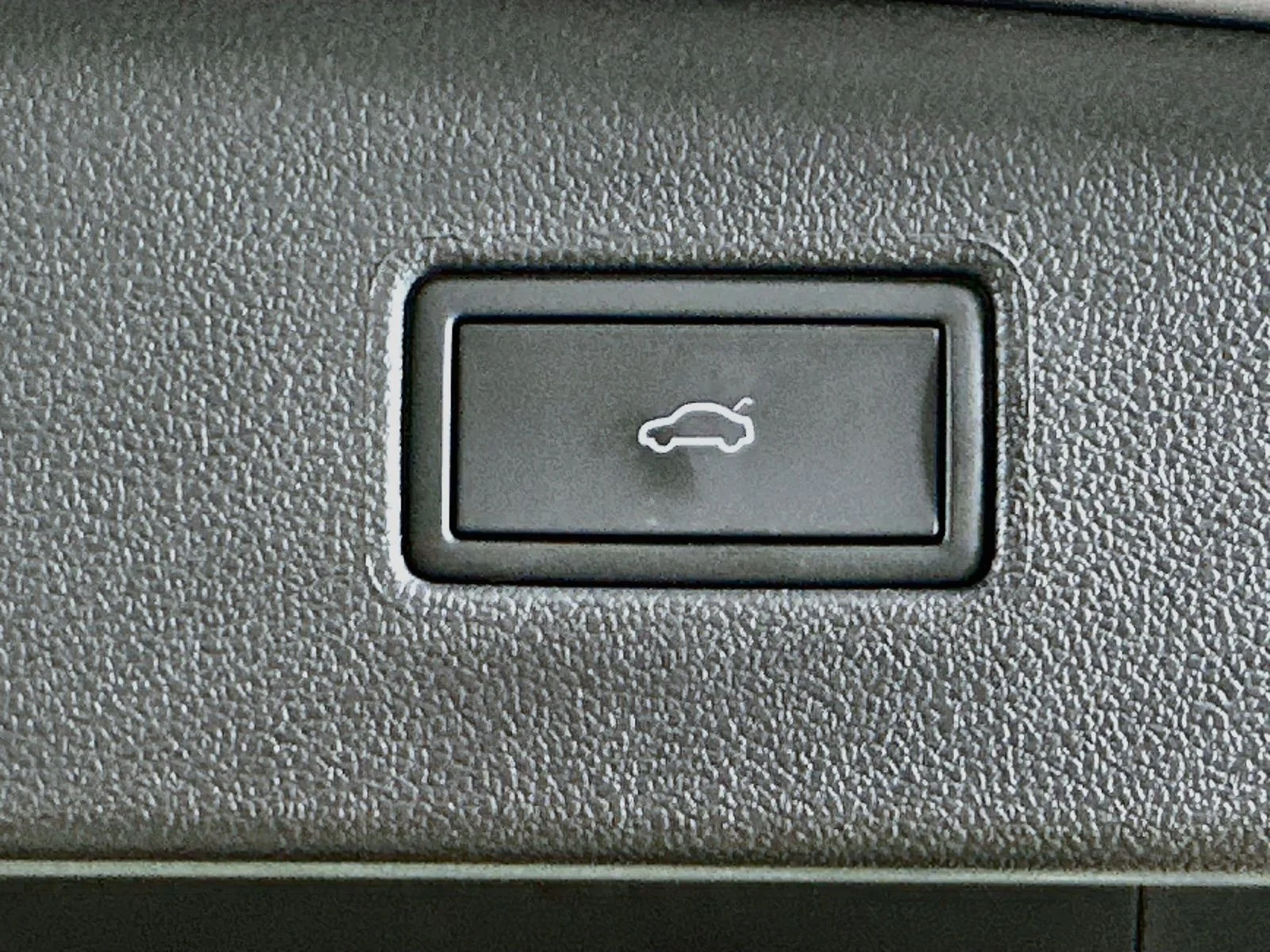 Used 2024 Silver Volkswagen  image 39
