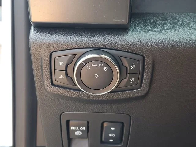 Used 2018 Oxford White Ford XL image 22
