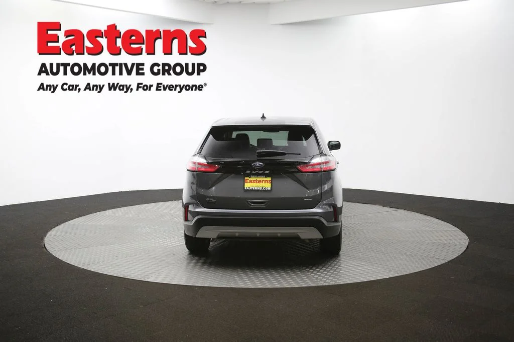 Used 2024 Gray Ford SEL image 34