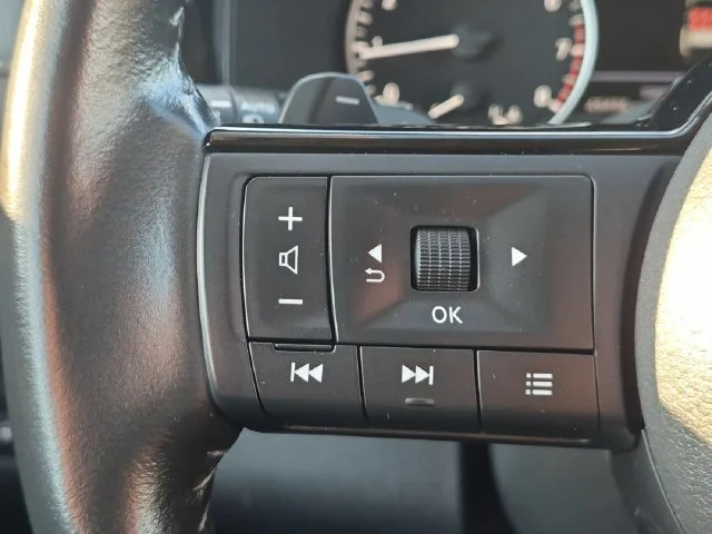 Used 2023 Blue Nissan SL image 20