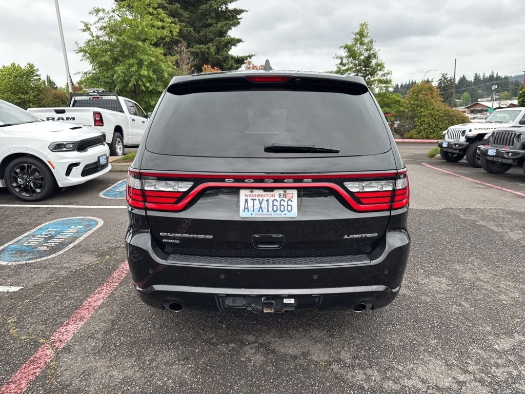Used 2015 Brilliant Black Crystal Pearlcoat Dodge Limited image 9