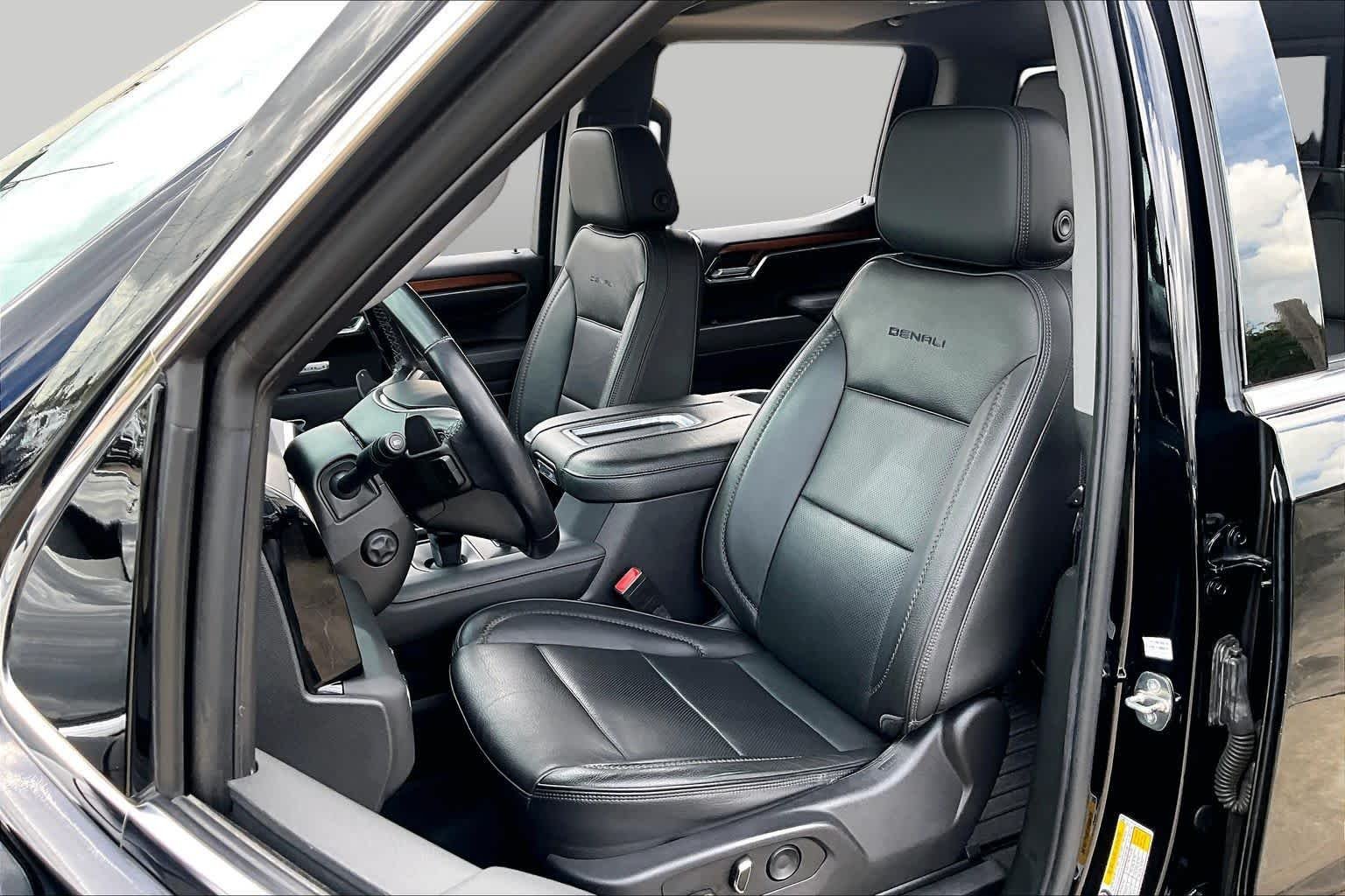 Used 2022 Onyx Black GMC Denali image 8