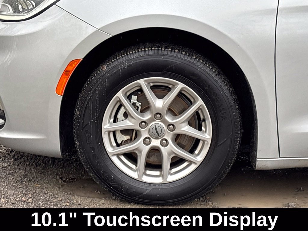 Used 2024 Silver Chrysler Touring L image 10