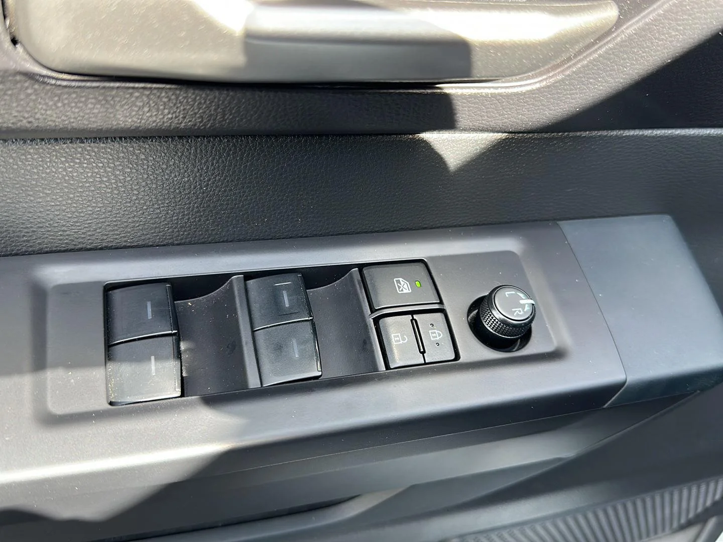 Used 2024 Ice Cap Toyota SR5 image 9