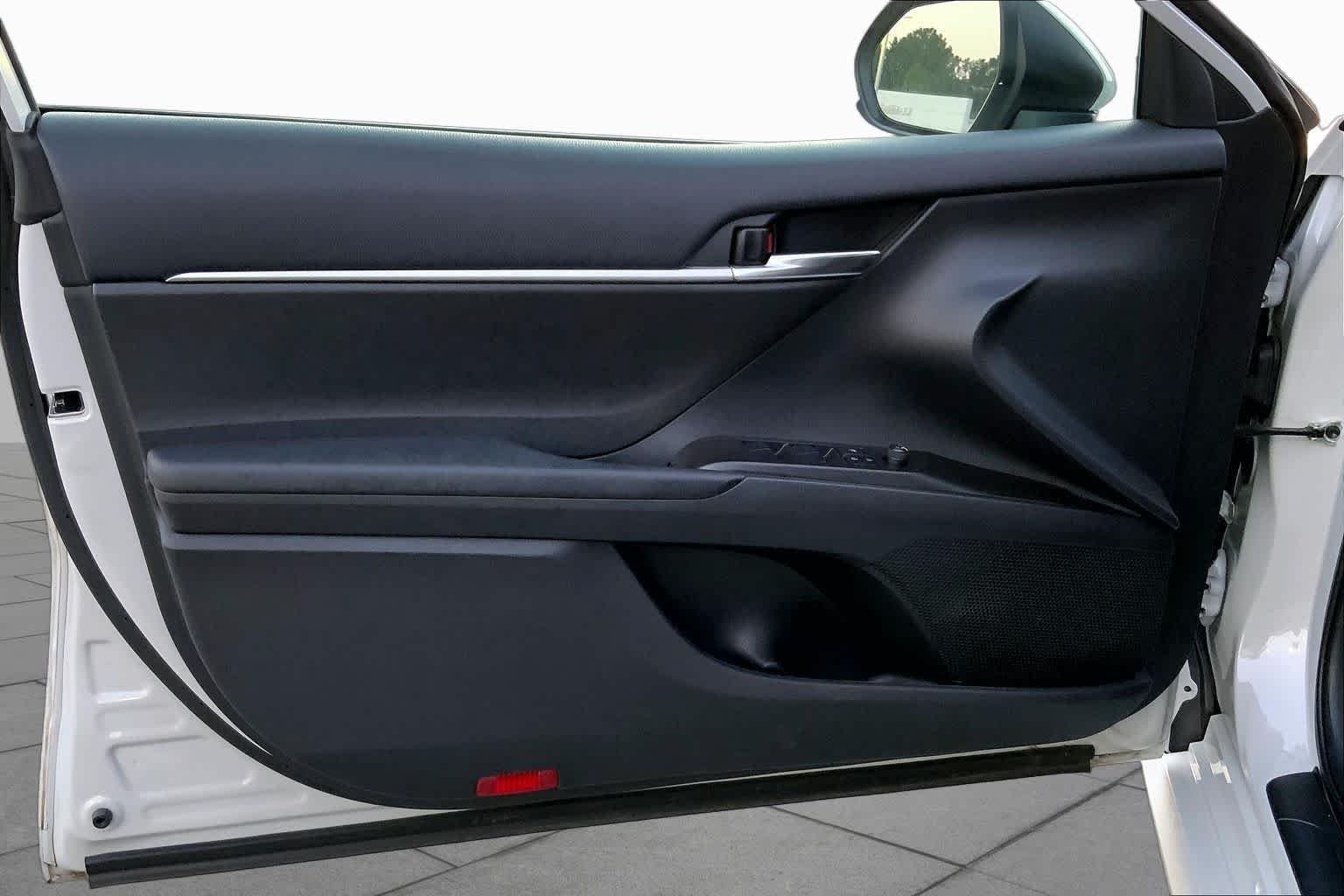 Used 2022 Ice Edge Toyota LE image 19