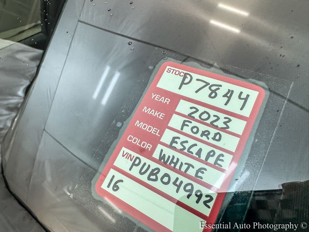 Used 2023 White Metallic Ford ST-Line image 28