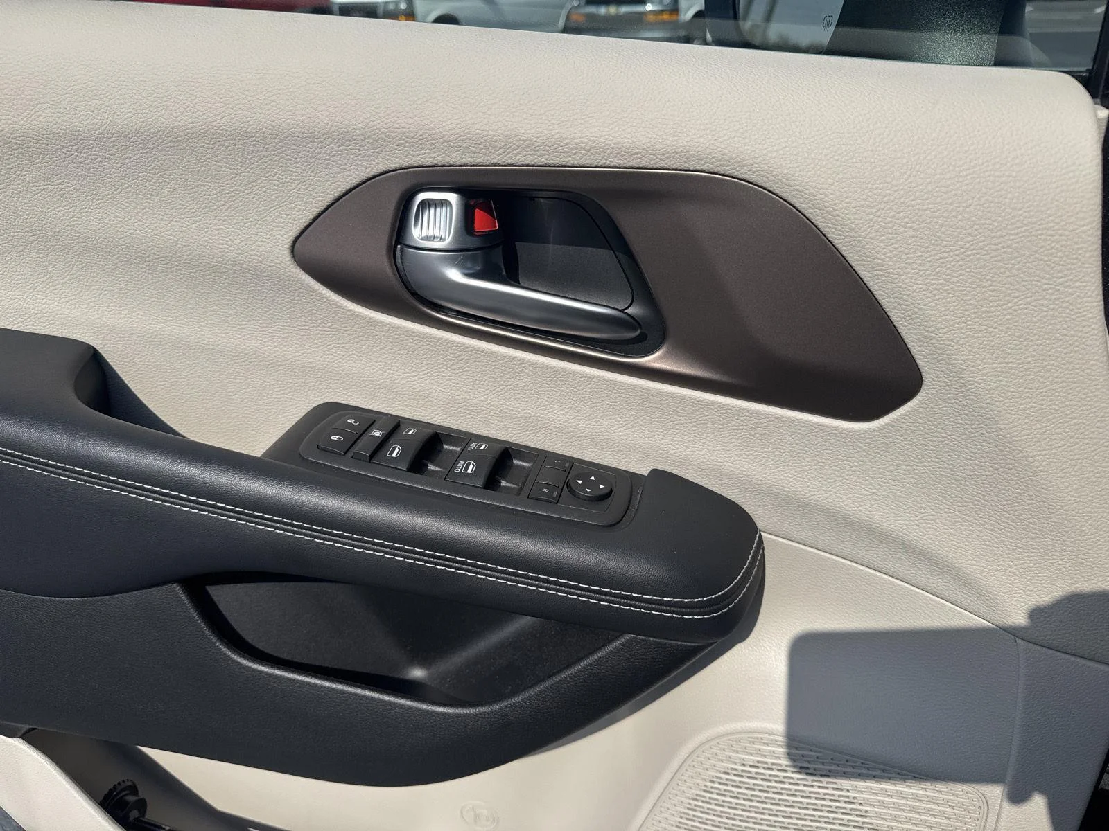 Used 2022 Granite Crystal M Chrysler LX image 20
