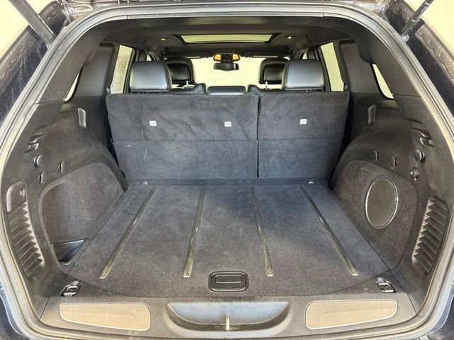 Used 2016 Crystal Metallic Jeep Overland image 21