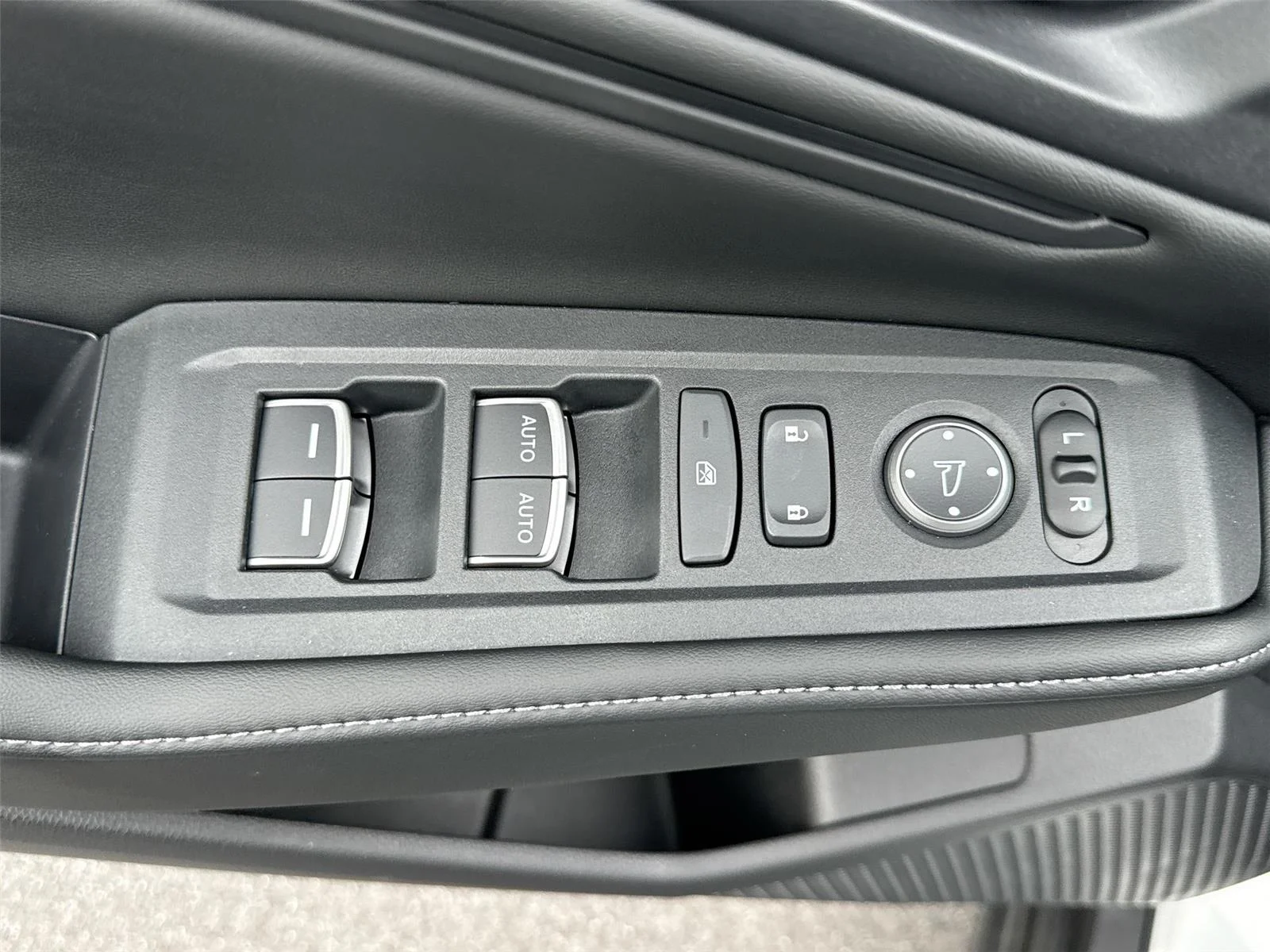2025 Honda Accord Hybrid Sport - Photo 12