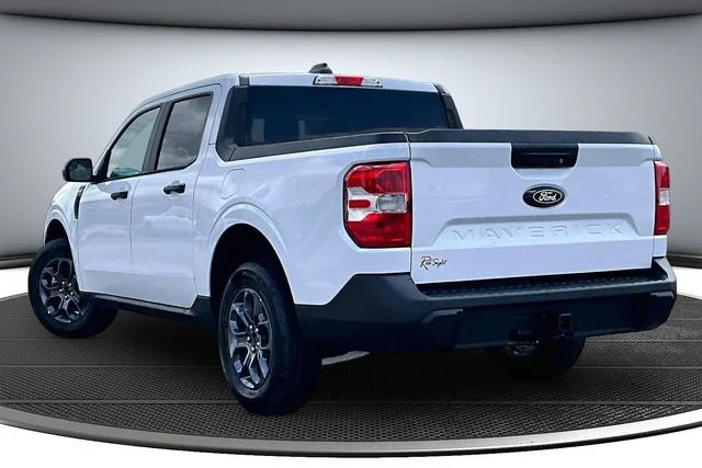New 2026 Oxford White Ford XLT image 3