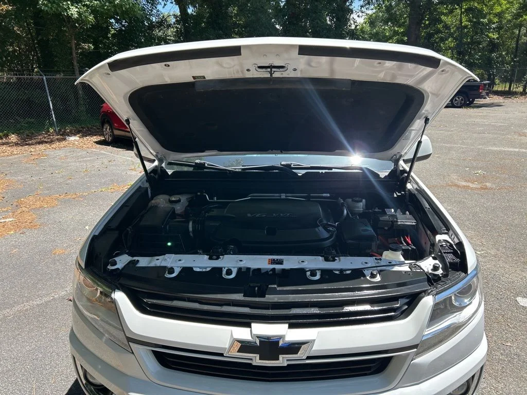 Used 2020 White Chevrolet Z71 image 12