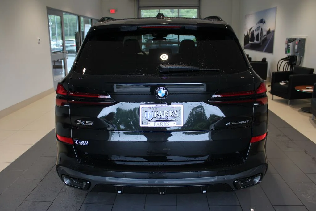 New 2026 Black Sapphire Metallic BMW xDrive40i image 24