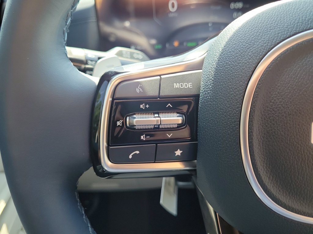 New 2026 Snow White Pearl Kia SX Prestige image 27