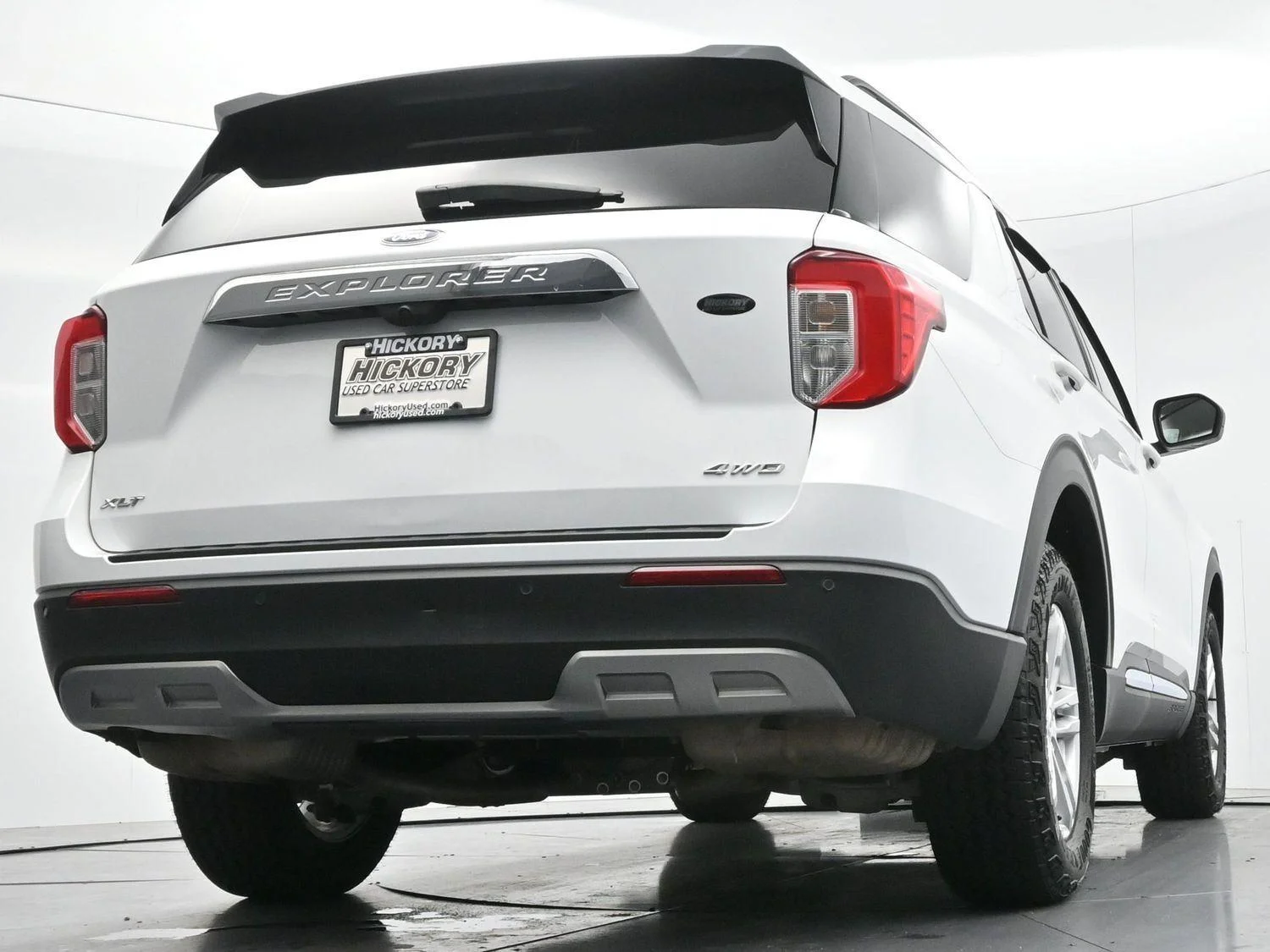Used 2023 Oxford White Ford XLT image 53