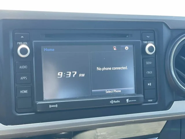 Used 2018 White Toyota SR5 image 25
