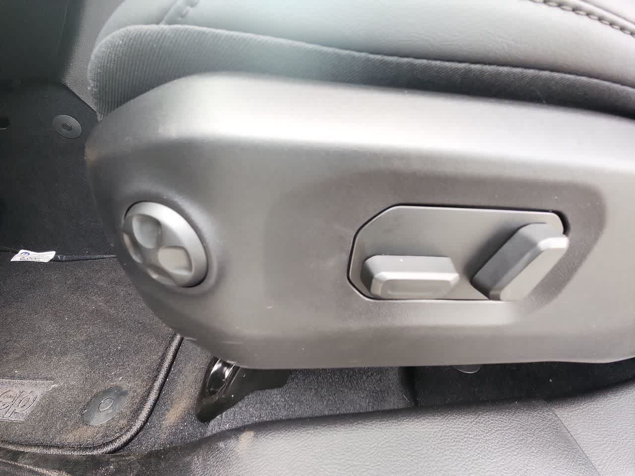 New 2026 Black Clearcoat Jeep Rubicon X image 13