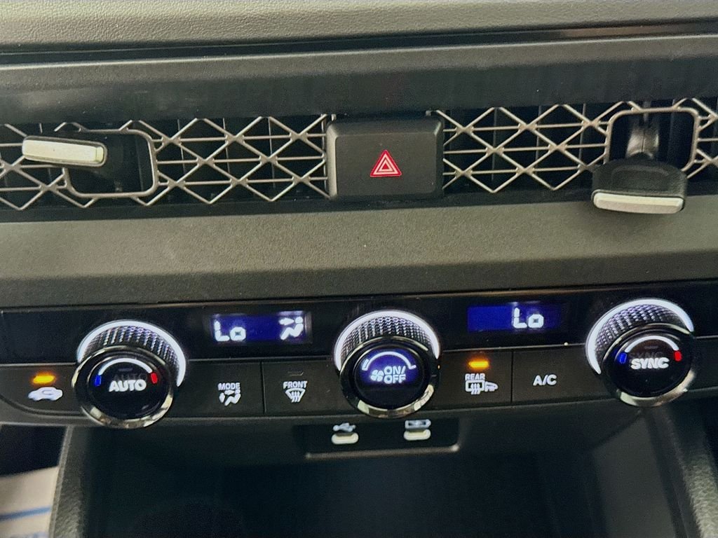 Used 2023 White Honda EX image 18