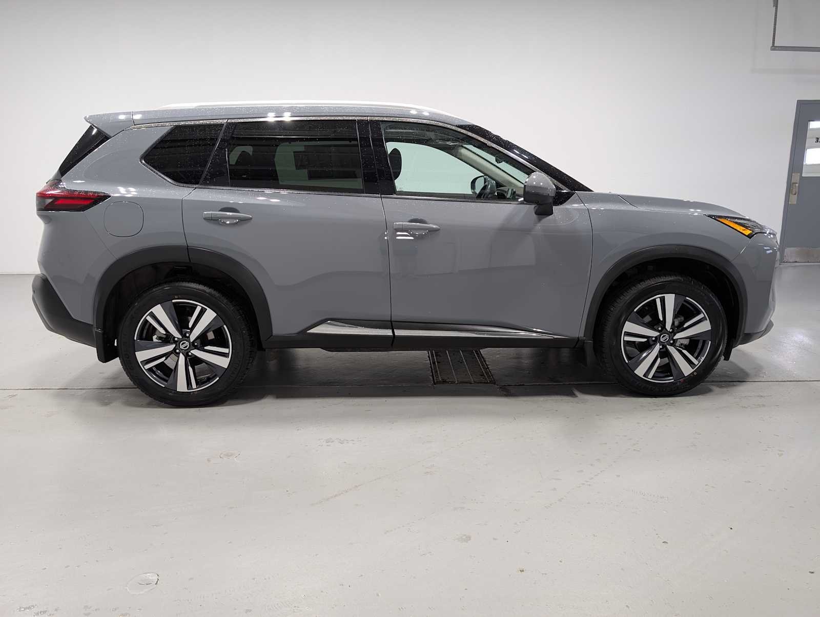 Used 2021 BOULDER GRAY PE Nissan SL image 7