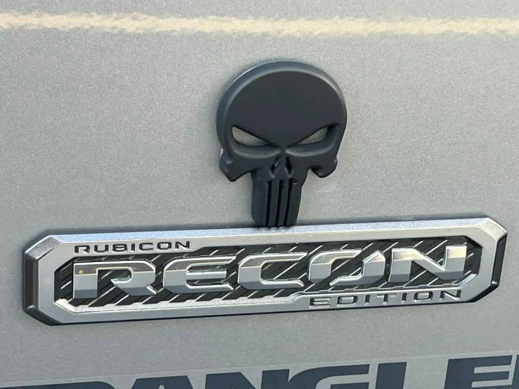 Used 2017 Silver Jeep Unlimited Rubicon Recon image 10