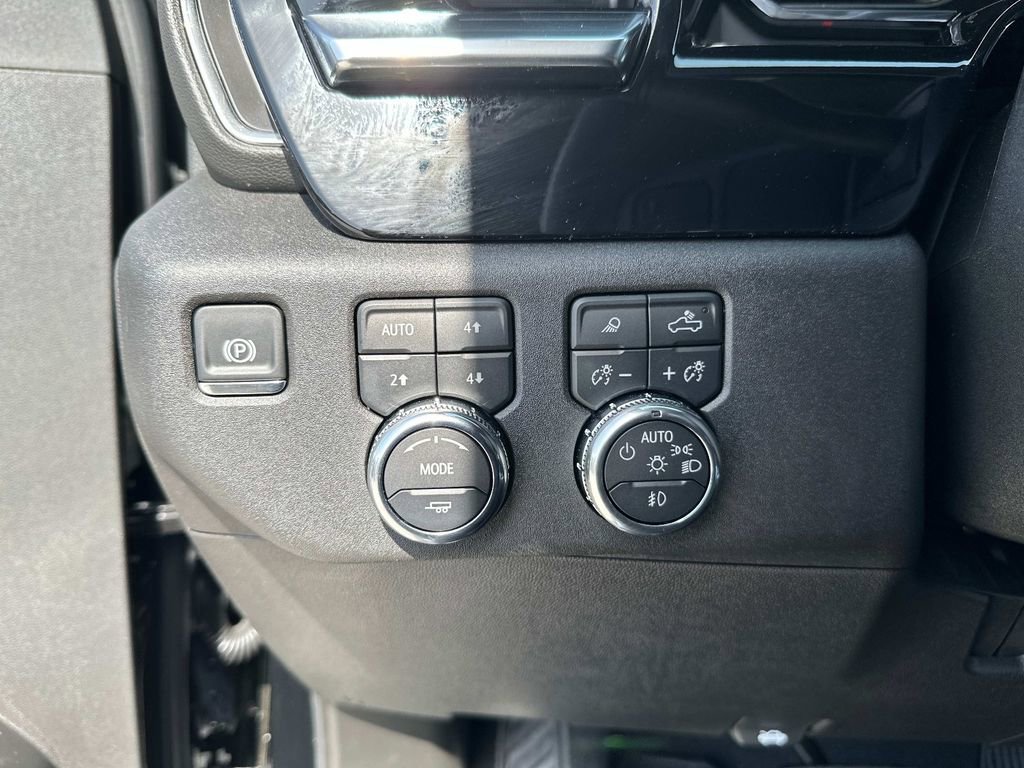 2025 GMC Sierra 2500HD SLT - Photo 31