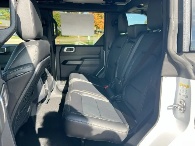 New 2026 Oxford White Ford Badlands® image 33
