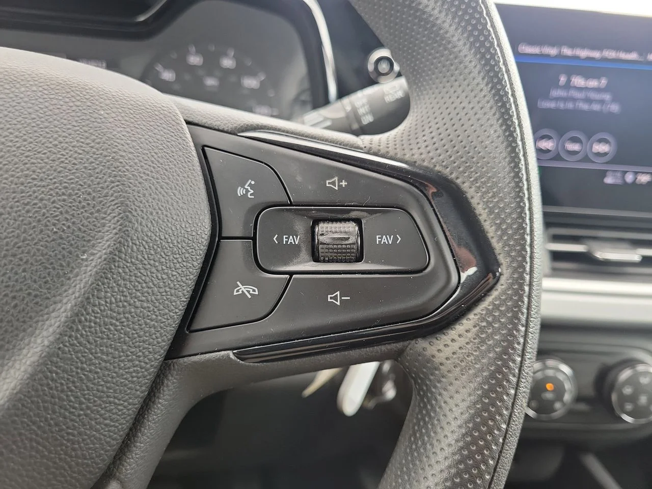 Used 2025 Gray Chevrolet LS image 30